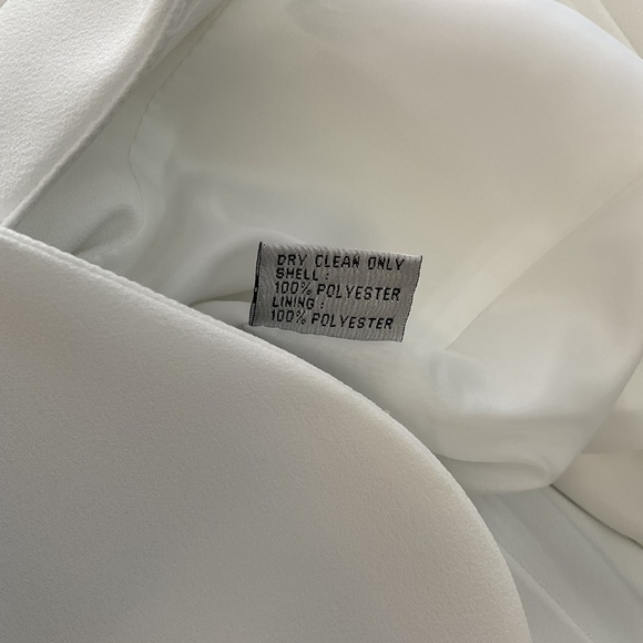 EMILY Polyester Skirt Suit Size 10 White Lined Notch Collar Cocktail 2PC - Picture 11 of 11